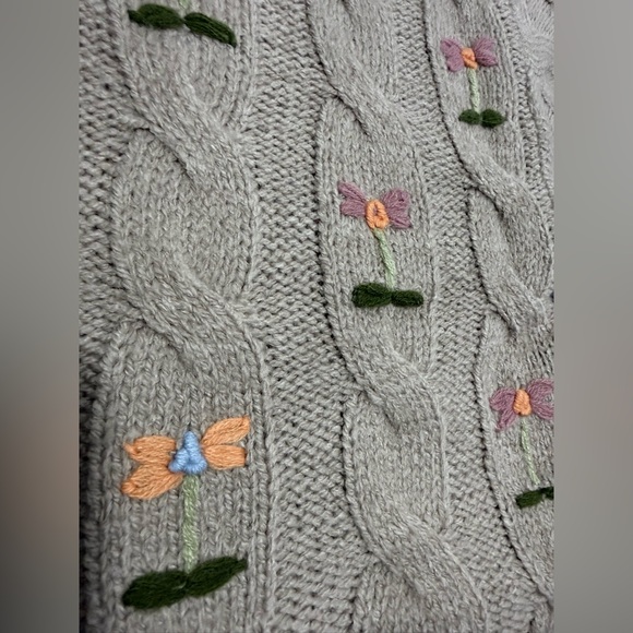in loom Taupe Cable Knit Cardigan with Floral Embroidery Women Small - Picture 3 of 7